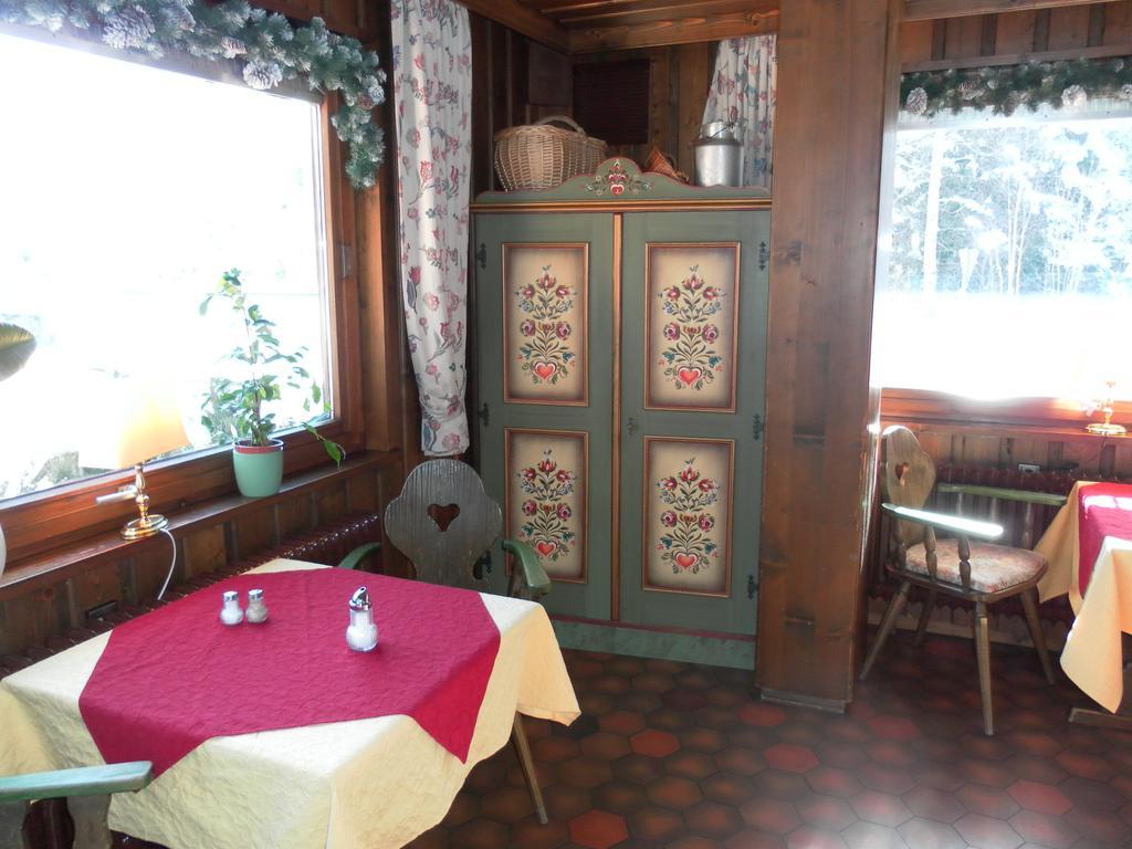 تيتيسي نيوستادت Hotel Rauchfang المظهر الخارجي الصورة