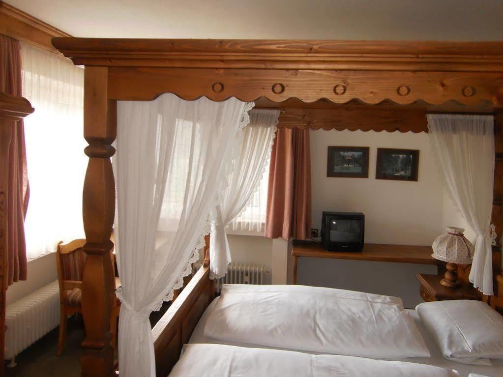 تيتيسي نيوستادت Hotel Rauchfang المظهر الخارجي الصورة