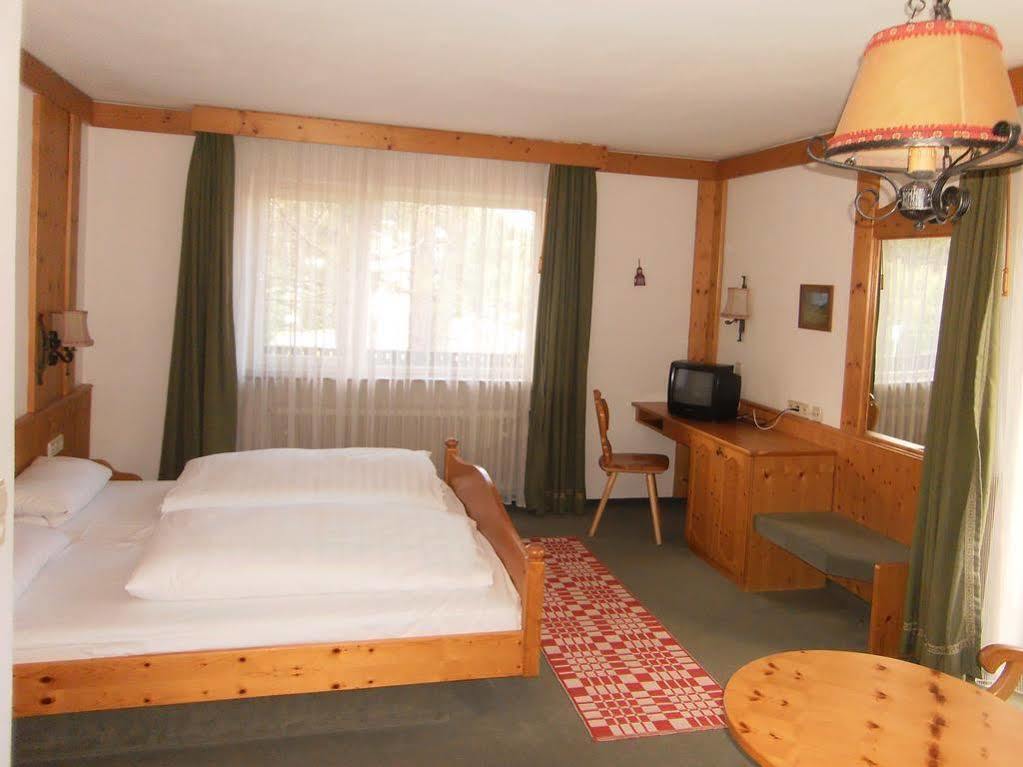 تيتيسي نيوستادت Hotel Rauchfang المظهر الخارجي الصورة